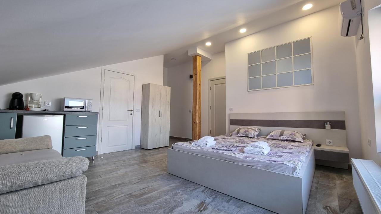 Vila Dumio Hotel Западен Ефорие Екстериор снимка