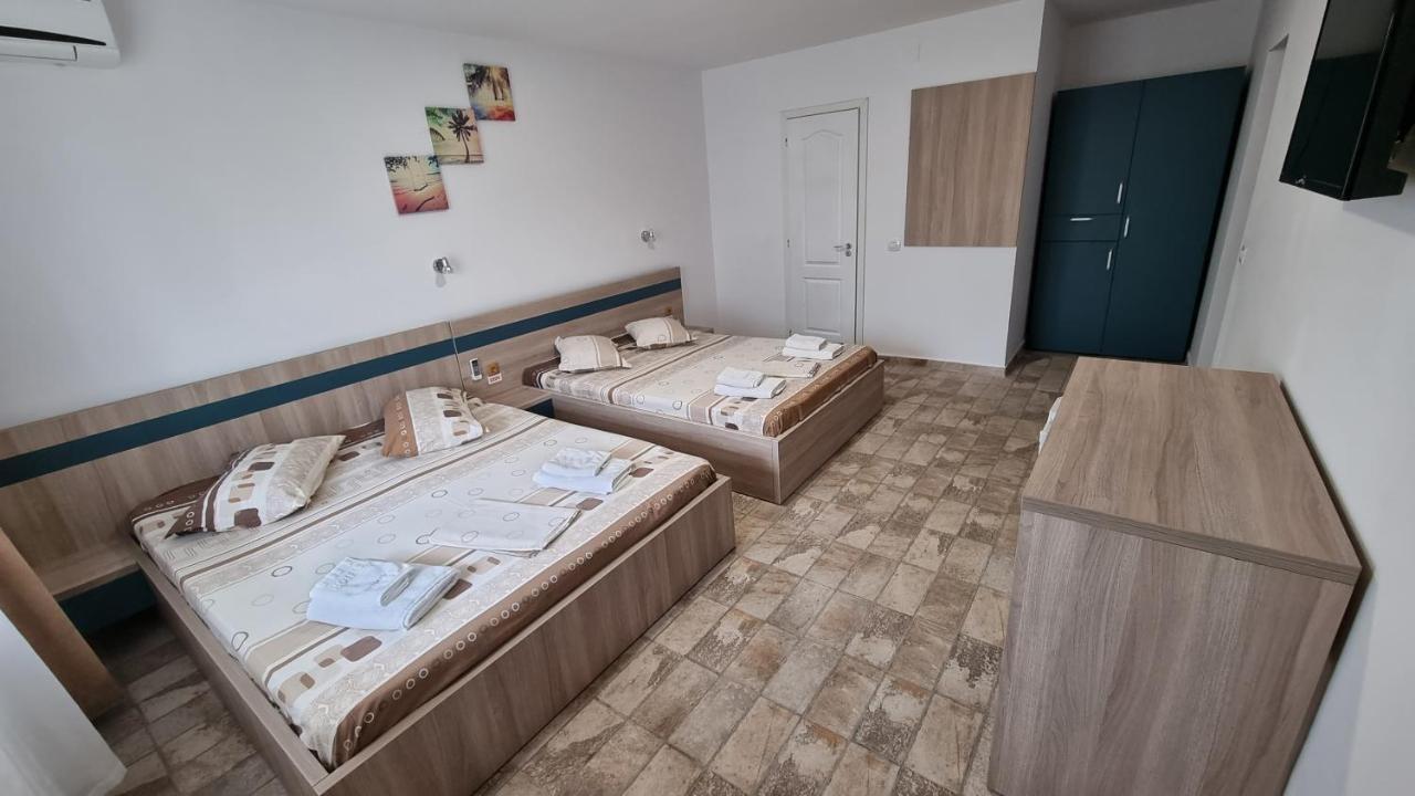 Vila Dumio Hotel Западен Ефорие Екстериор снимка